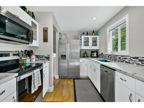 515 NE 198th Avenue Portland OR 97230