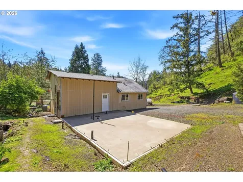 38775 Golden Valley Drive Lebanon OR 97355