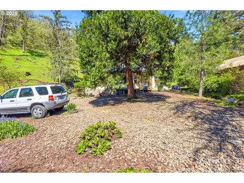 38775 Golden Valley Drive Lebanon OR 97355