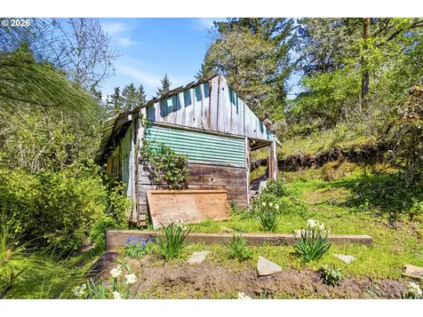 38775 Golden Valley Drive Lebanon OR 97355