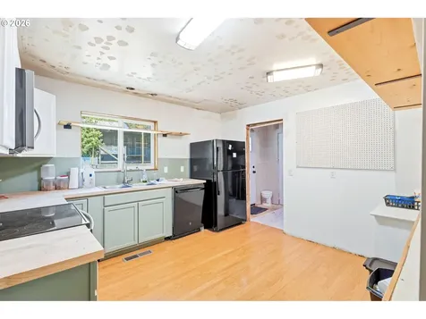 38775 Golden Valley Drive Lebanon OR 97355