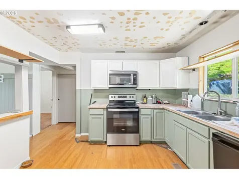 38775 Golden Valley Drive Lebanon OR 97355