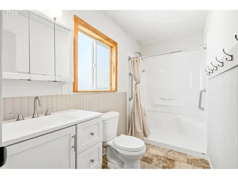 38775 Golden Valley Drive Lebanon OR 97355