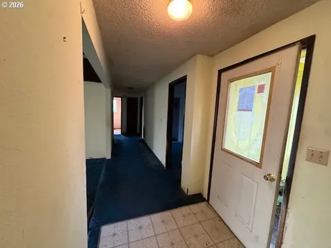 560 St John Street Sutherlin OR 97479