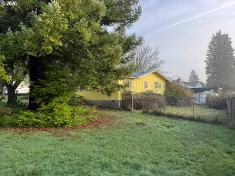 560 St John Street Sutherlin OR 97479
