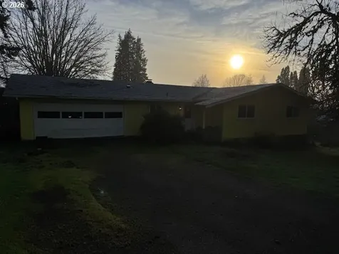 560 St John Street Sutherlin OR 97479