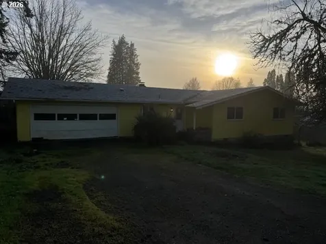 560 St John Street Sutherlin OR 97479