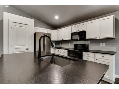5854 Avalon Street Eugene OR 97402