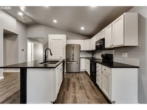 5854 Avalon Street Eugene OR 97402
