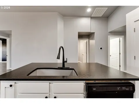5854 Avalon Street Eugene OR 97402