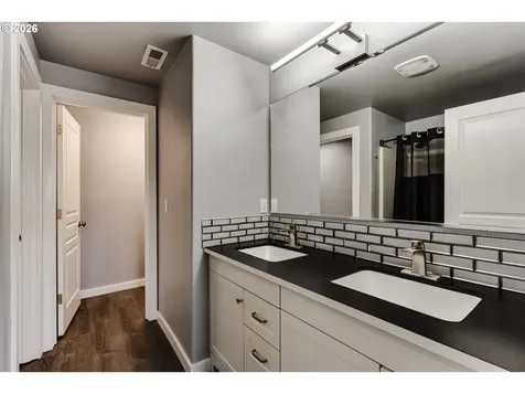 5854 Avalon Street Eugene OR 97402