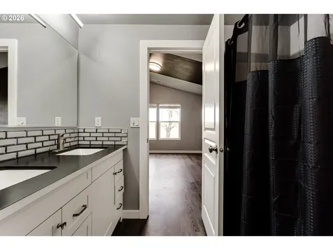 5854 Avalon Street Eugene OR 97402