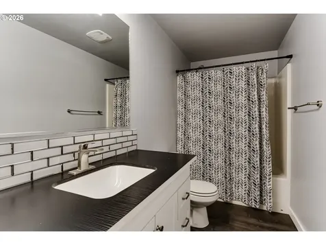 5854 Avalon Street Eugene OR 97402