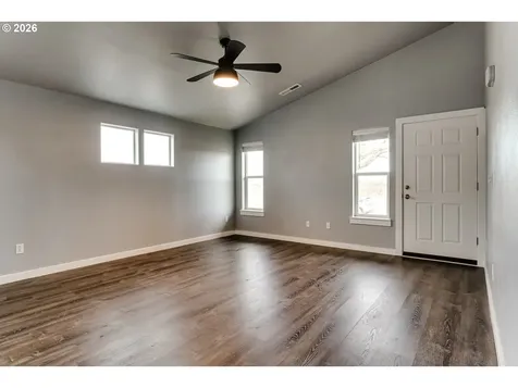 5854 Avalon Street Eugene OR 97402