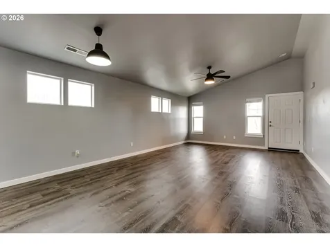 5854 Avalon Street Eugene OR 97402