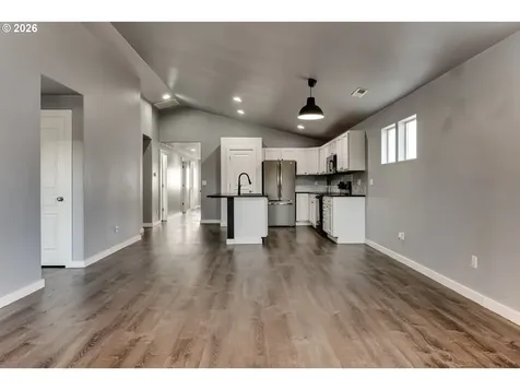 5854 Avalon Street Eugene OR 97402