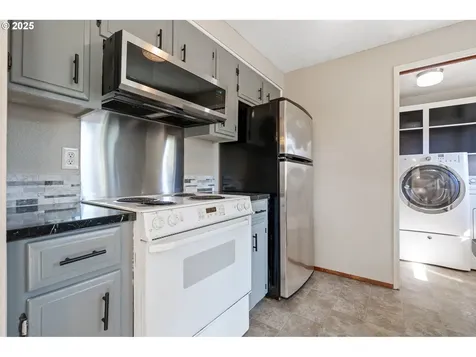 932 NW Garibaldi Street Hillsboro OR 97124