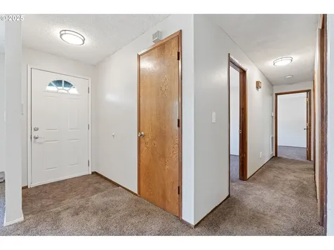 932 NW Garibaldi Street Hillsboro OR 97124