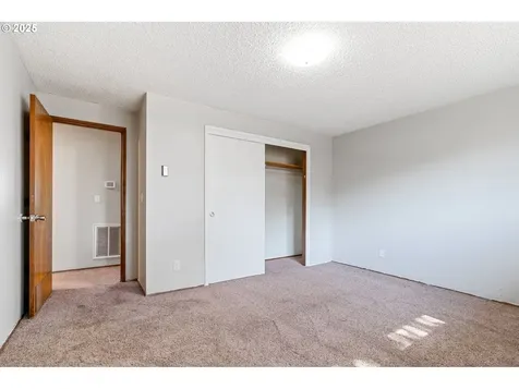 932 NW Garibaldi Street Hillsboro OR 97124