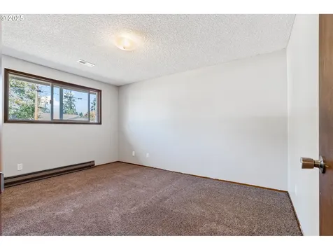 932 NW Garibaldi Street Hillsboro OR 97124