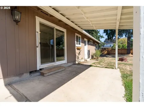 932 NW Garibaldi Street Hillsboro OR 97124