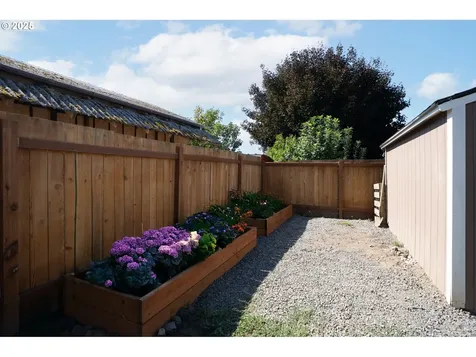 932 NW Garibaldi Street Hillsboro OR 97124