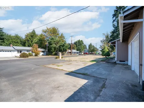 932 NW Garibaldi Street Hillsboro OR 97124