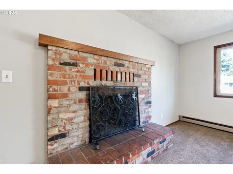 932 NW Garibaldi Street Hillsboro OR 97124