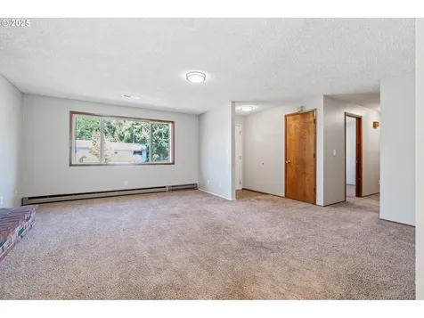 932 NW Garibaldi Street Hillsboro OR 97124
