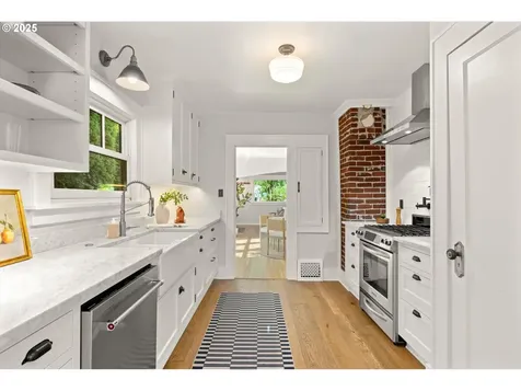 2428 SE Ladd Avenue Portland OR 97214