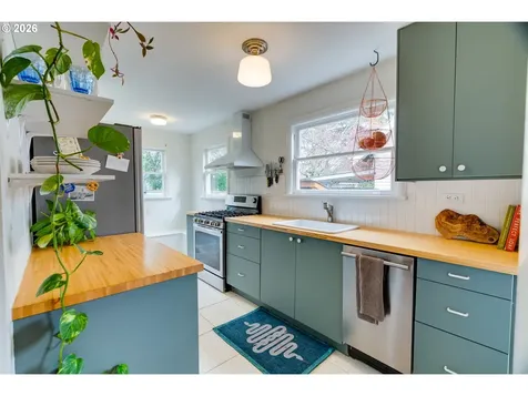 4405 SE Windsor Court Portland OR 97206
