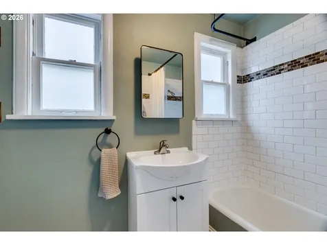 4405 SE Windsor Court Portland OR 97206