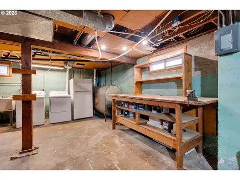 4405 SE Windsor Court Portland OR 97206
