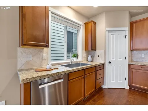 865 SW 90th Avenue Portland OR 97225