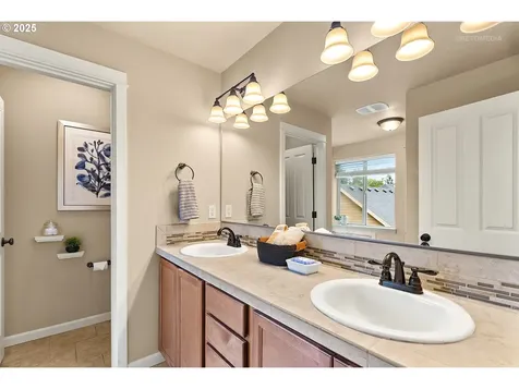865 SW 90th Avenue Portland OR 97225