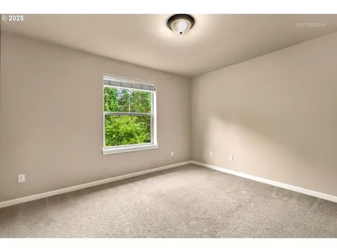 865 SW 90th Avenue Portland OR 97225