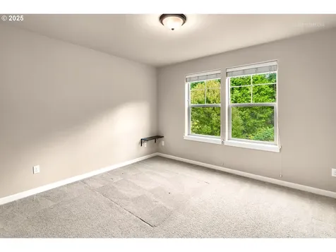 865 SW 90th Avenue Portland OR 97225