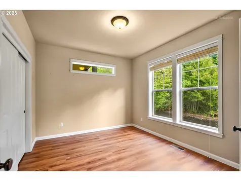865 SW 90th Avenue Portland OR 97225