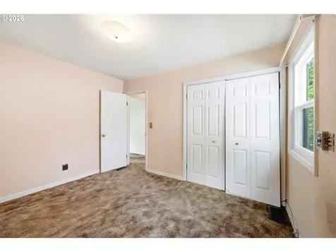 7131 NE Roselawn Street Portland OR 97218
