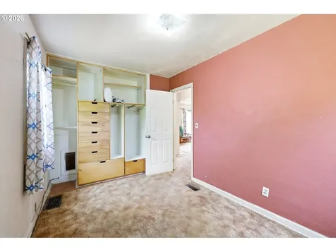 7131 NE Roselawn Street Portland OR 97218