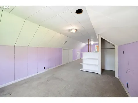 7131 NE Roselawn Street Portland OR 97218
