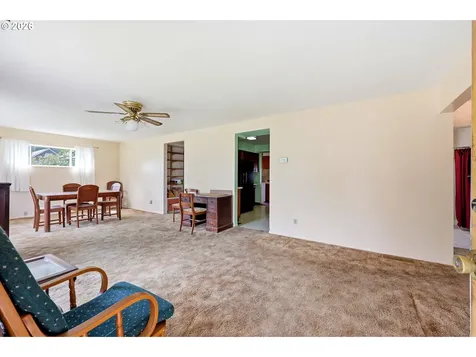 7131 NE Roselawn Street Portland OR 97218