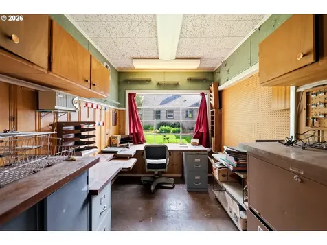 7131 NE Roselawn Street Portland OR 97218