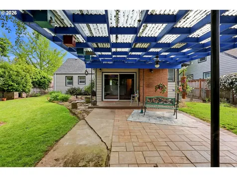 7131 NE Roselawn Street Portland OR 97218