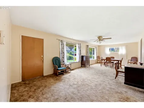 7131 NE Roselawn Street Portland OR 97218