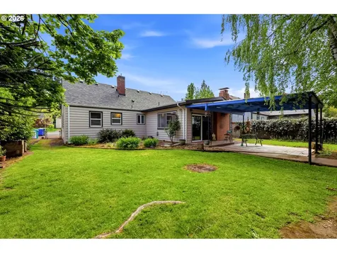 7131 NE Roselawn Street Portland OR 97218
