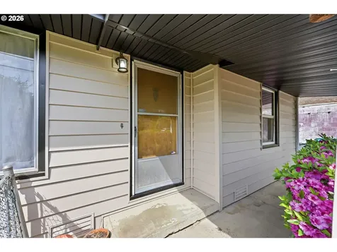 7131 NE Roselawn Street Portland OR 97218