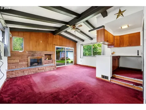 7131 NE Roselawn Street Portland OR 97218