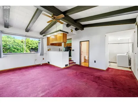 7131 NE Roselawn Street Portland OR 97218