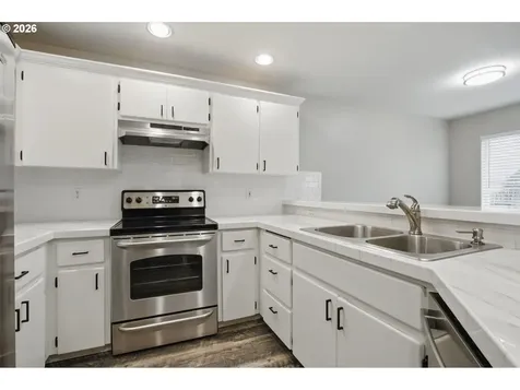 12528 SE Taggart Street Portland OR 97236